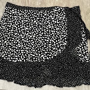 Black and White Banana Republic Wrap Skirt